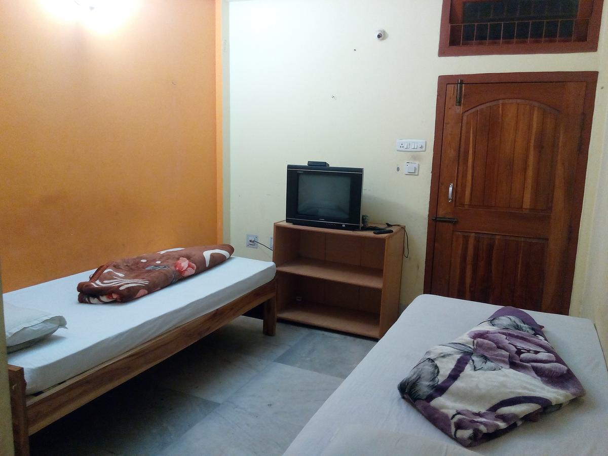 Dispur Lodge Guwahati Zewnętrze zdjęcie