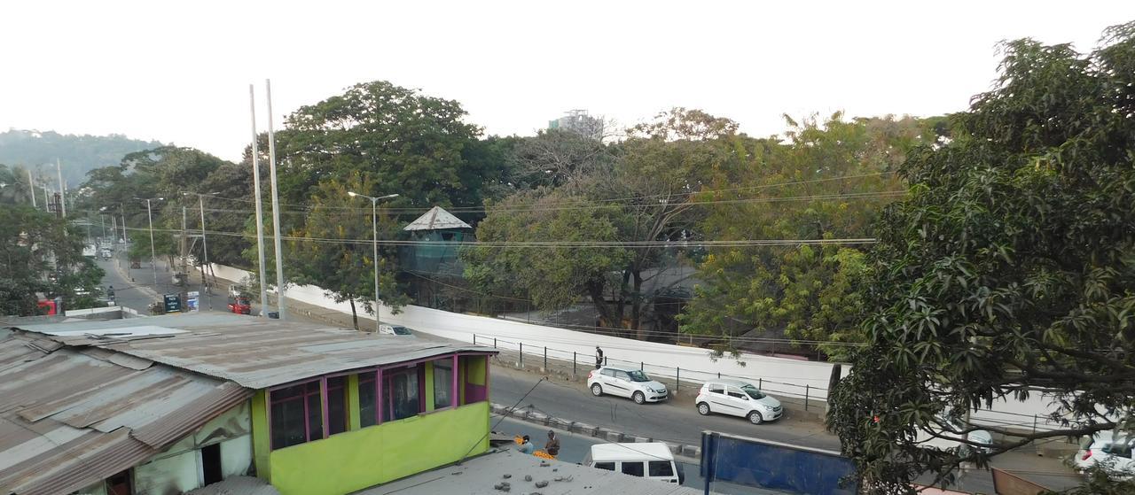 Dispur Lodge Guwahati Zewnętrze zdjęcie